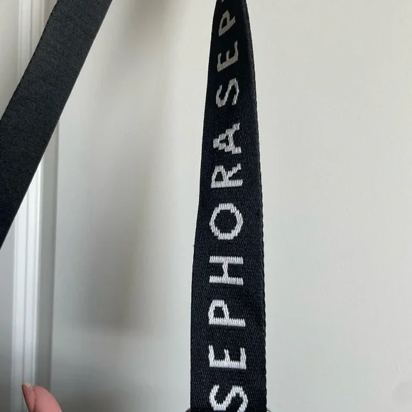 Sephora Black Quilted Tote with White-Trim Handles - Picture 4 of 4